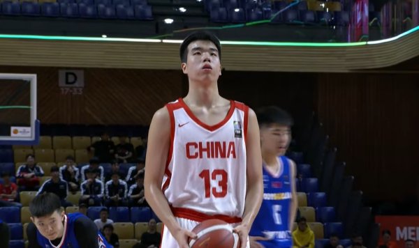 媒体人：国青这么难打跟放弃掩护配合发起有关 下半场就看谁防卫  更好