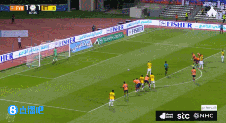 又背锅了！孔塞桑执教吉达联合首秀1-1战平，本泽马错失致胜球  十二码球